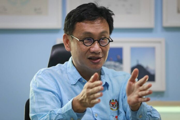 Predicting wave of defections after GE15, Wong Chen says anti-party hopping law vital to restore Malaysia's democracy