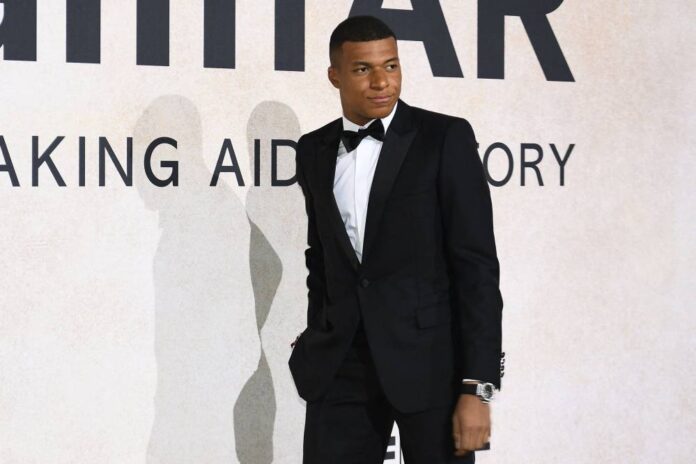 Mbappe's decision to stay at PSG good for French football, says Deschamps