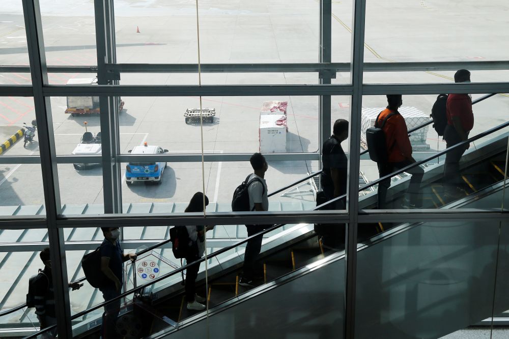 Following complaints by passengers, Transport Ministry orders airlines to rectify delays, rescheduling and technical issues