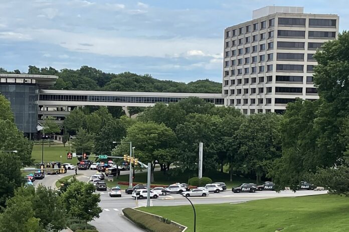 Police: Gunman kills four at Tulsa hospital in new US mass shooting