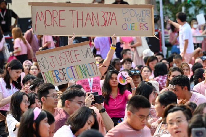 Thousands join Singapore gay rights rally