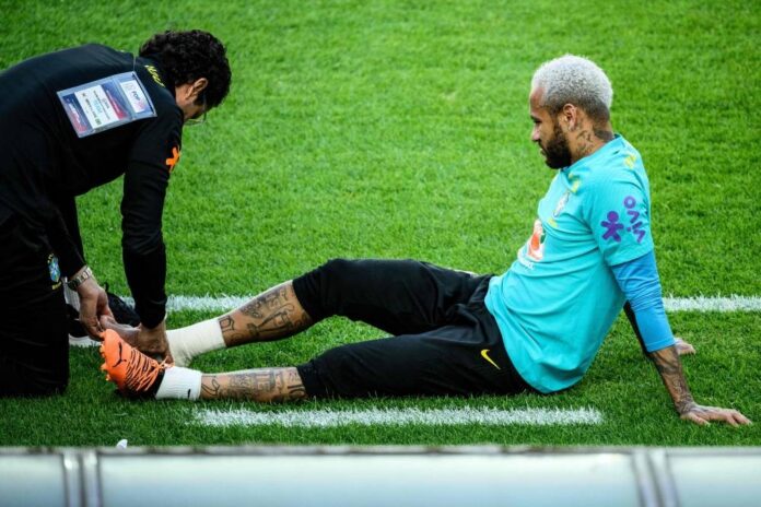 Brazil's Neymar a doubt for Seoul friendly after foot injury
