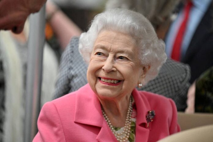 Queen Elizabeth offers thanks as Platinum Jubilee celebrations begin