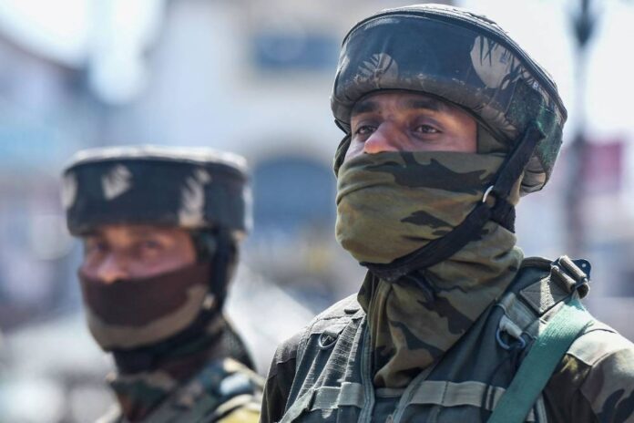 Indian bank employee, labourer shot dead in Kashmir