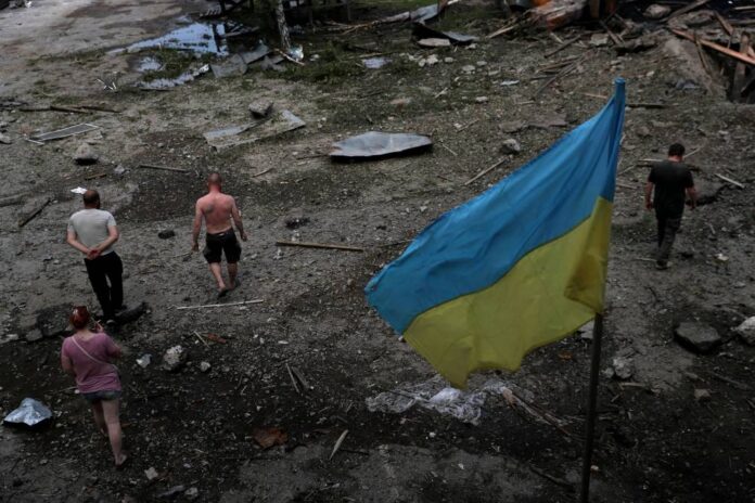 Ukrainians hold out as Russia storms eastern city on war's 100th day