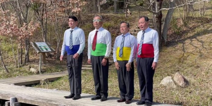 Dancing 'old heart-throbs' become TikTok sensation in Japan