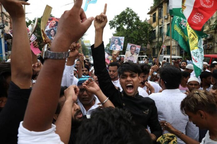 Indian Muslim groups urge followers to shun protests over anti-Islam comments