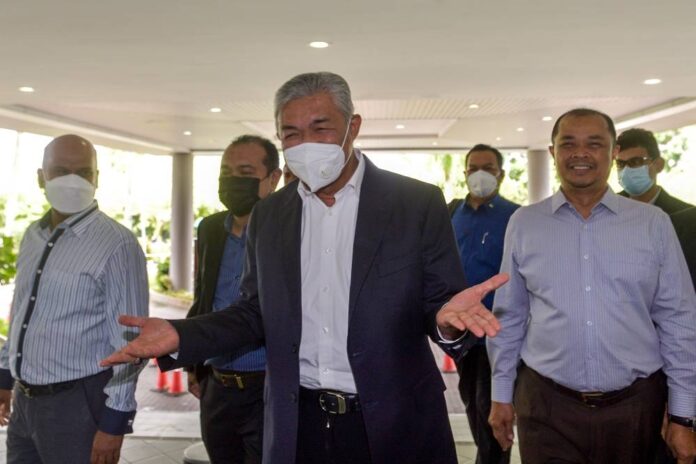 UKSB ex-director denies being 'dishonest' witness in Zahid Hamidi's corruption trial over visa system