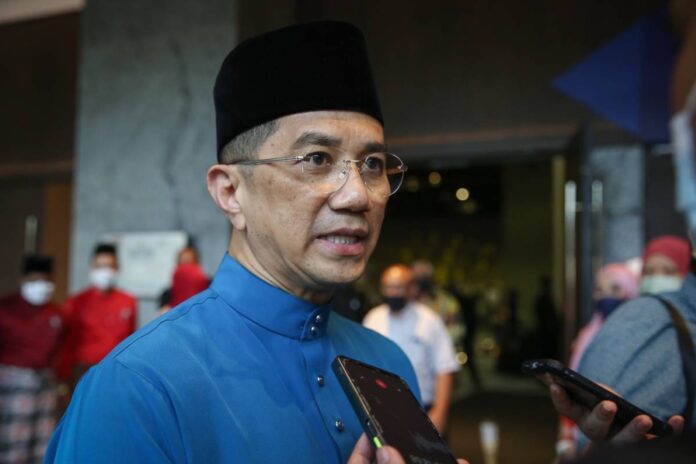 'My principles and ideals are the same with Bersatu', says Azmin as he reiterates his commitment to party