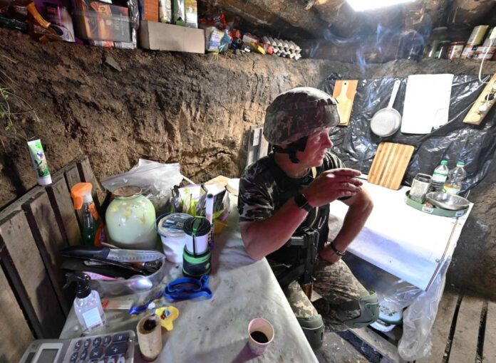Hummus on the front: volunteers feeding Ukraine's vegan troops