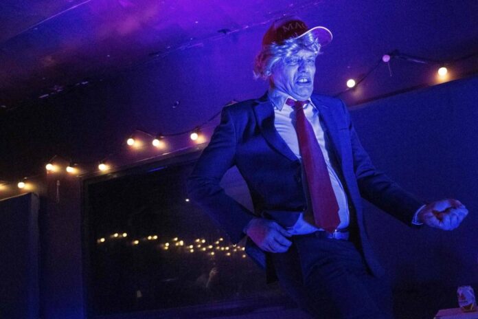 Rock-around-Bangkok: Thai air guitar contestants give their all