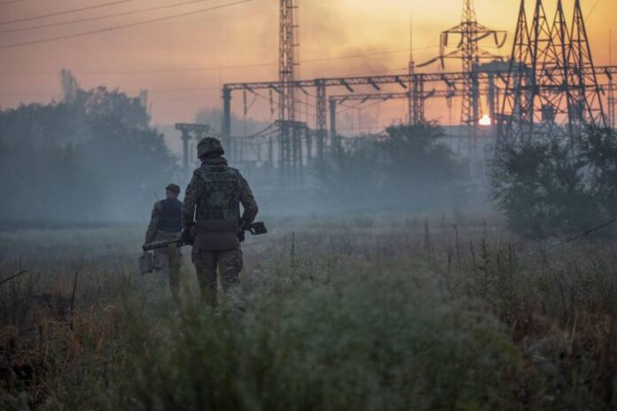 Ukraine and Russia forces entrenched, Putin to mark WWII anniversary