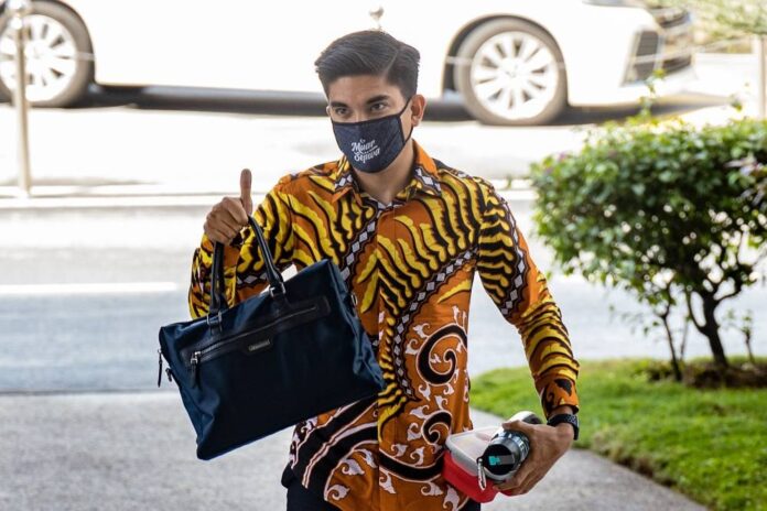 MACC officer unable to explain authority to examine Syed Saddiq's phone for evidence