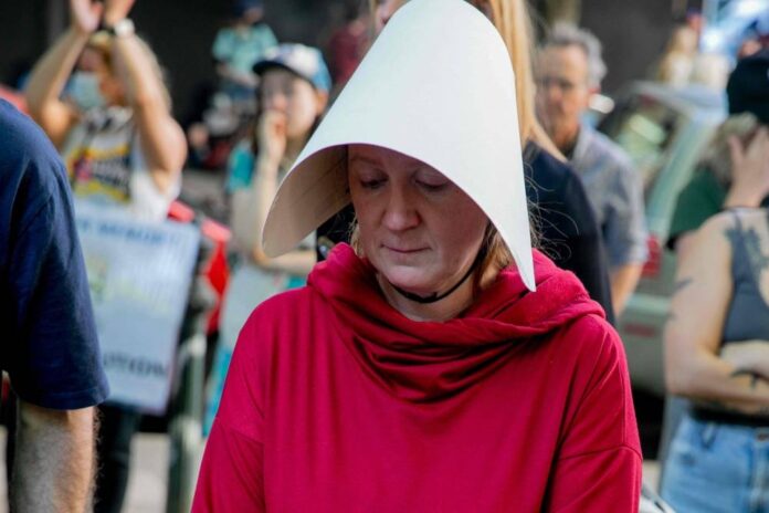 'A tragedy': Missouri's last abortion clinic draws protesters decrying ban