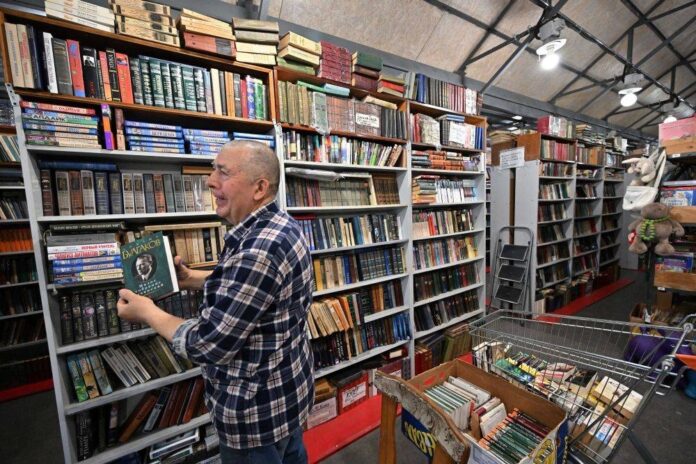 Kyiv's plans to ban works in Russian divide book lovers