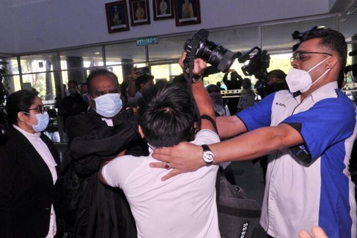 Lawyer calls for media to be brought to justice after colleague's scuffle during Cradle Fund CEO's murder verdict