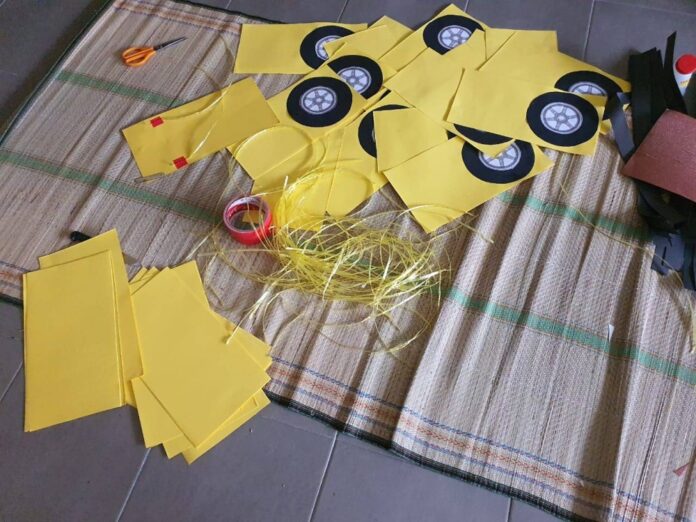 Teacher makes Transformers' Bumblebee costume for student on sports day, steals hearts of TikTok users (VIDEO)