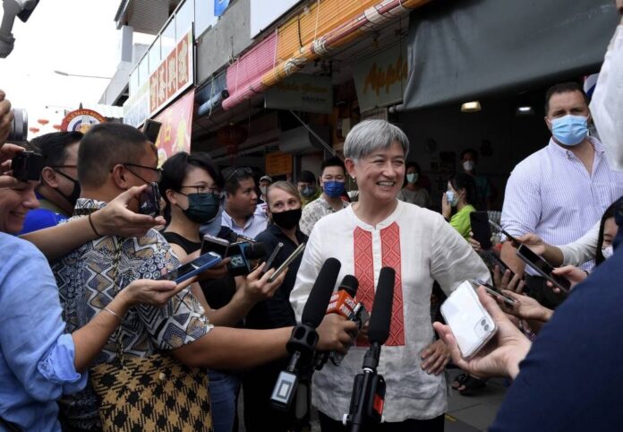 Foreign minister: Australia to look into visa processing delays for Malaysians