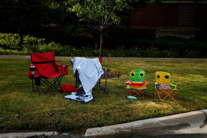 Chicago suburb in 'unbelievable shock' after six killed during parade shooting