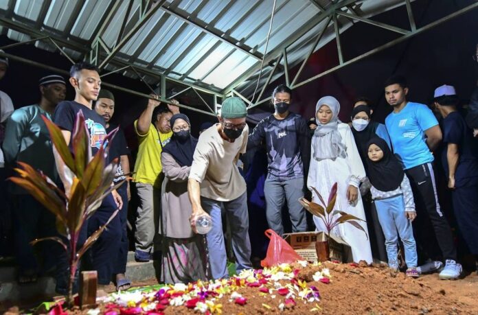 JB murder: Mother, infant son buried in common grave