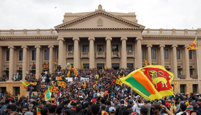 Sri Lanka PM offers resignation after protesters storm president's house