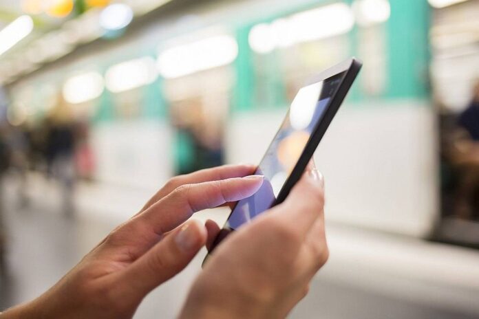 How ads could soon be coming to your smartphone's lock screen