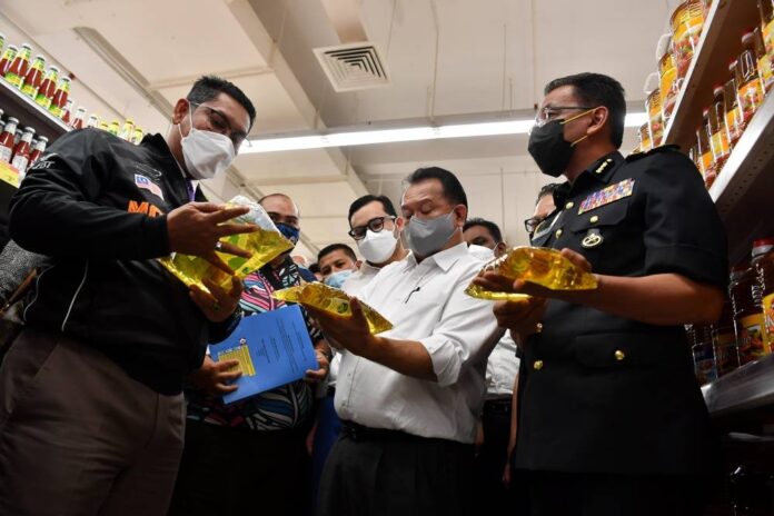 Minister: Licence of manufacturers involved in subsidised cooking oil smuggling will be revoked, suspended