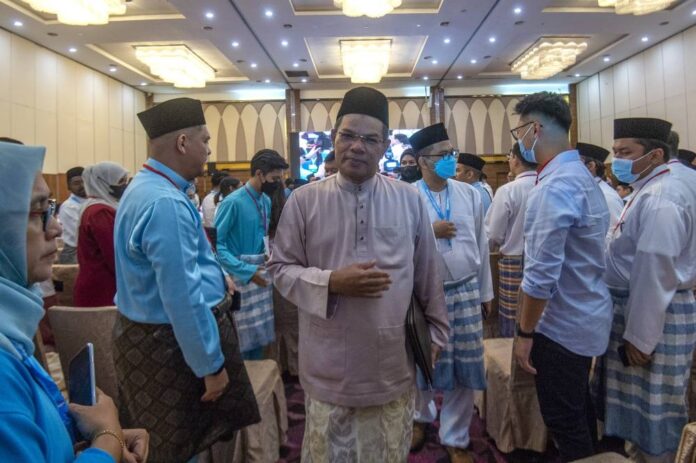 OK to challenge, criticise Anwar, but respect him as your No. 1 leader, PKR delegates told at Youth congress