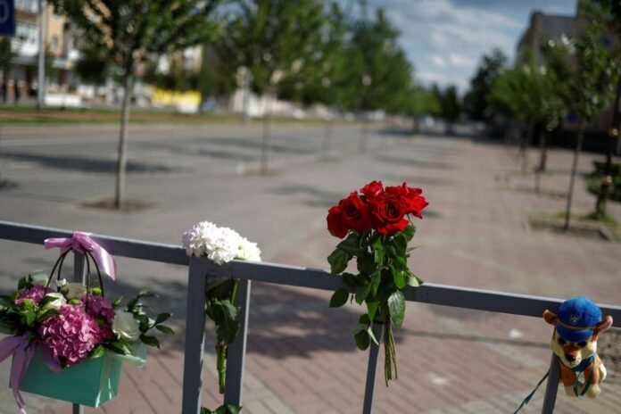 Ukrainian city grieves four-year-old girl after Russian missile attack