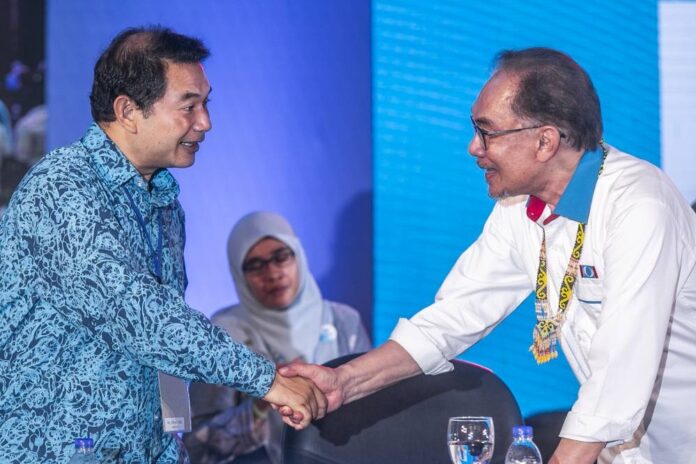 Rafizi to Anwar: I won't stab you in the back, I am not Azmin