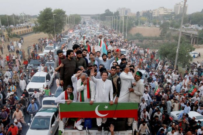 Pakistan's Khan calls for early election after state assembly victory