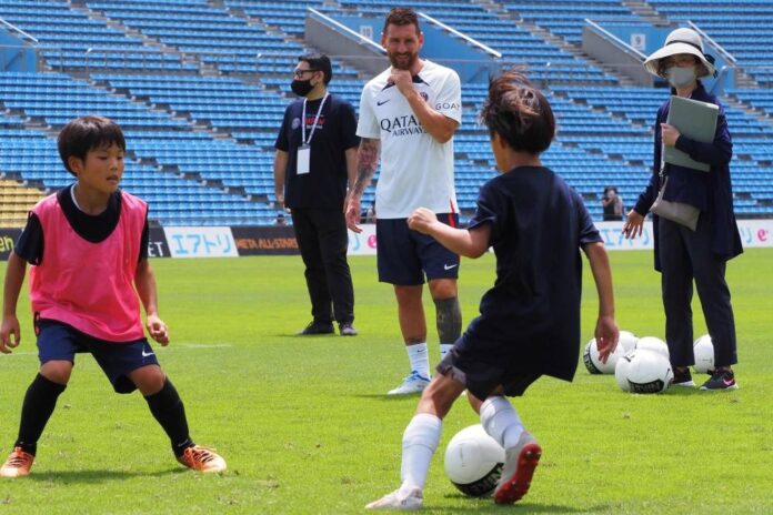Messi, Mbappe and other PSG stars draw thousands at Tokyo training