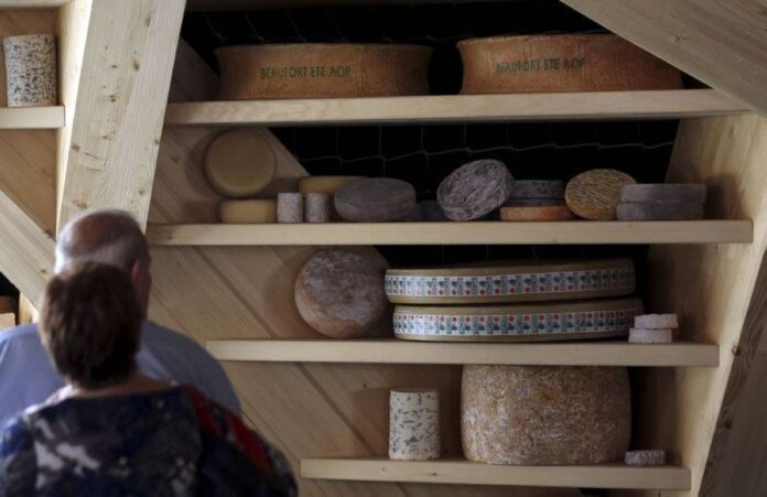 Here's one way of making vegan cheese without soy or cashew nuts...