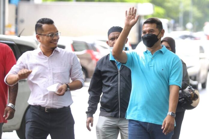 Rafizi urges Putrajaya to rethink its income-based classification for subsidies