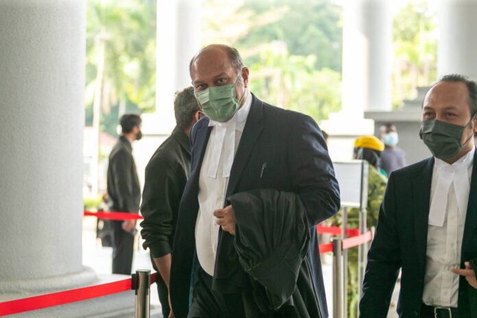 Syed Saddiq's lawyer runs circles around MACC officers in court as they deny protecting Muhyiddin