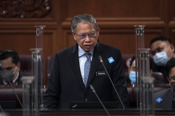 Mega projects MRT3, ECRL, Pan Borneo Highway to continue, 30 others worth RM100m delayed, Parliament told