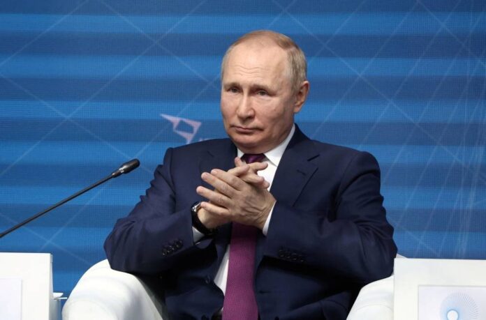 Kremlin says Putin is fine, denying health rumours