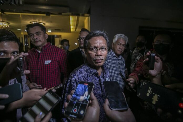 After 'secret' briefing, Shafie insists lawmakers publicly debate Sulu claim on Malaysia