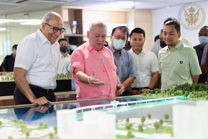 Johor Sultan visits RTS construction site in Woodlands