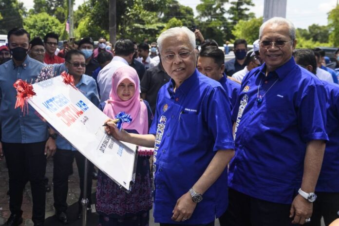PM launches Ketereh Digital Hub, 5G internet service