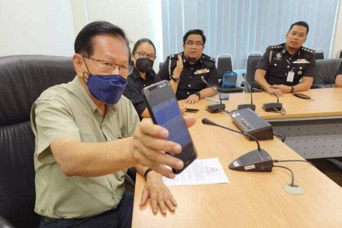 Sarawak transport minister: Travellers entering country via Brunei must install MySejahtera on their phones