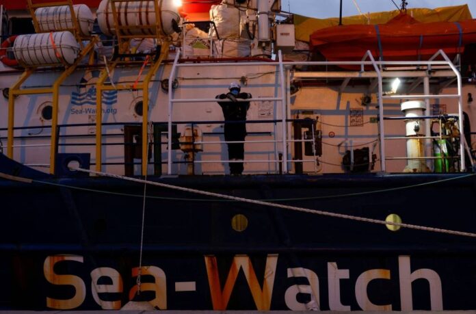 Almost 700 migrants rescued off the Italian coast, five found dead