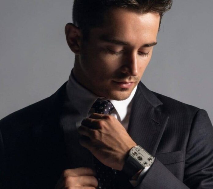 Swiss tourist robbed at gunpoint in Italy has counterfeit Richard Mille watch returned minutes later (VIDEO)
