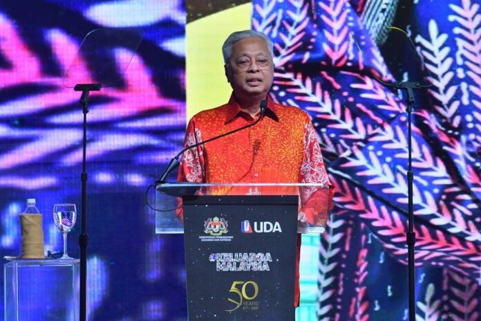 PM: Management of GLC-owned shopping malls to be reviewed