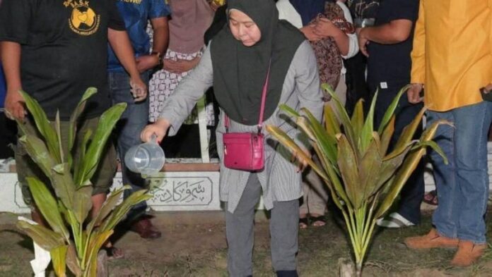 In Johor, mother breathes sigh of relief after son who went missing for 10 months buried today