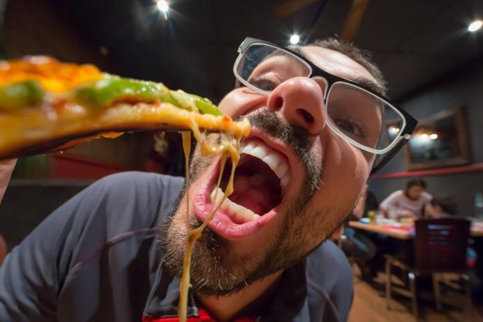 Why it's better to eat with your mouth open!