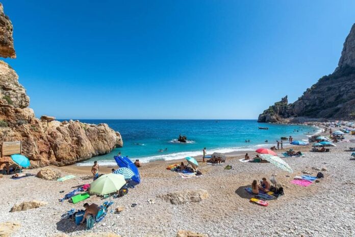 How Spain's beaches are promoting body positivity