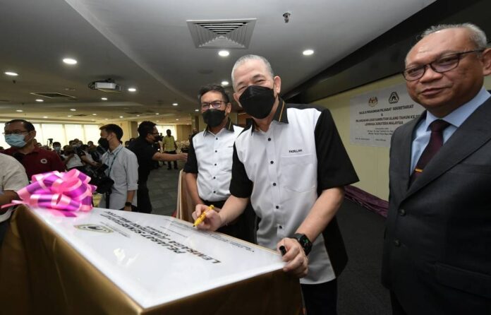 Anti-hopping law: Sarawak, Perlis to study next steps
