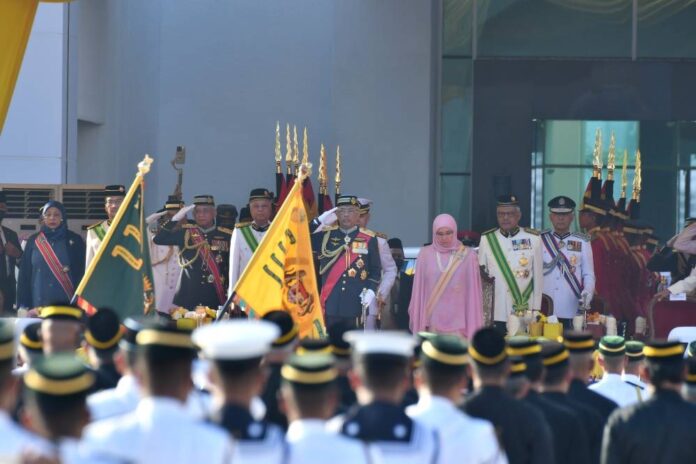 Agong and Raja Permaisuri grace Warriors' Day celebration in Putrajaya