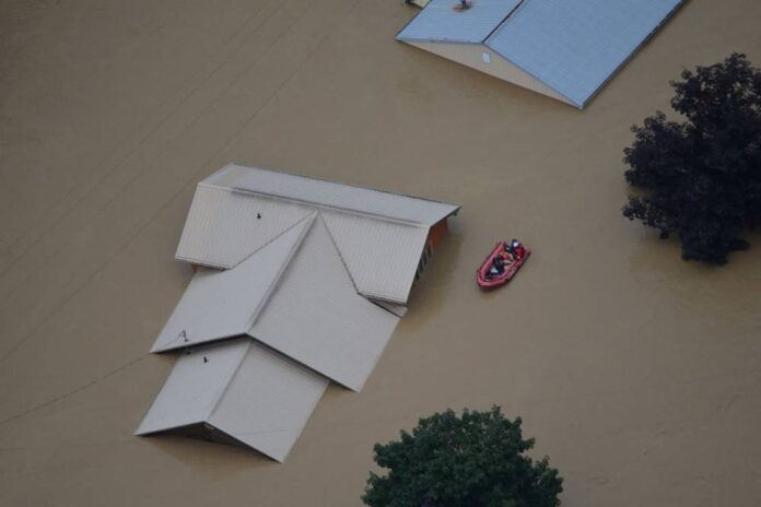 Rescuers face renewed rain as Kentucky flood death toll hits 28